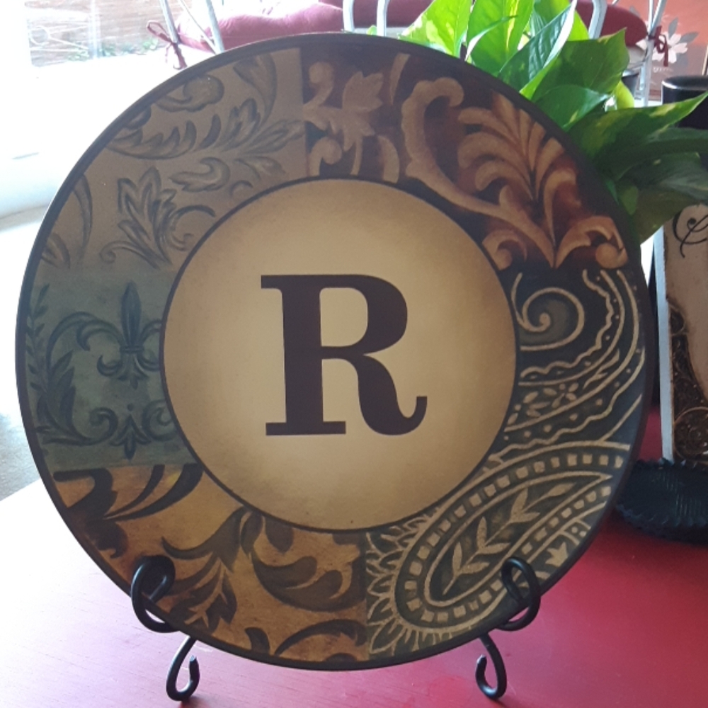 Decorative Purpose Only Plare&Stand